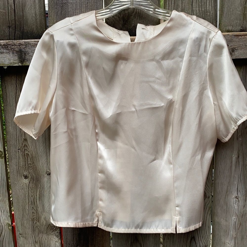 Jaclyn Smith classic satin top sz. S
